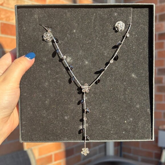 Vintage Silver-tone Flowers & Vine Necklace with Matching Earrings - Picture 1 of 8
